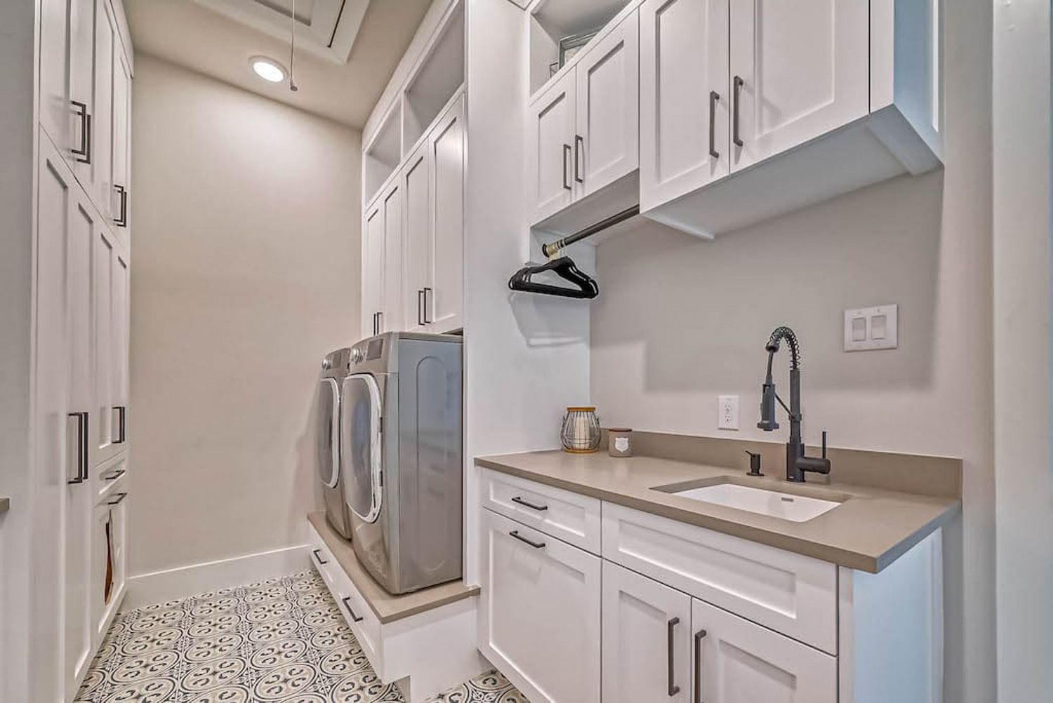 Morales-Brothers_Houston-custom-cabinets-43