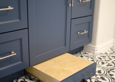 Custom Cabinetry CR Pullout Step Stool